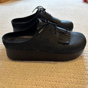 Bryr Discontinued Zoe Monochrome Clogs